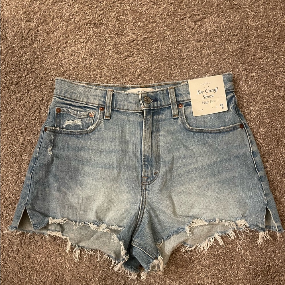 Abercrombie & Fitch Curve Love The Cut Off Short - Like new *Tags removed*